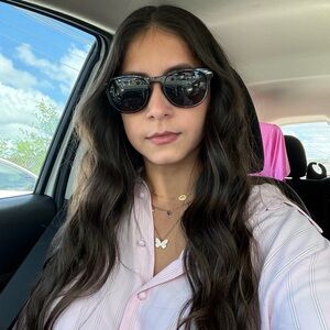 Meet your Posher, Yleisha